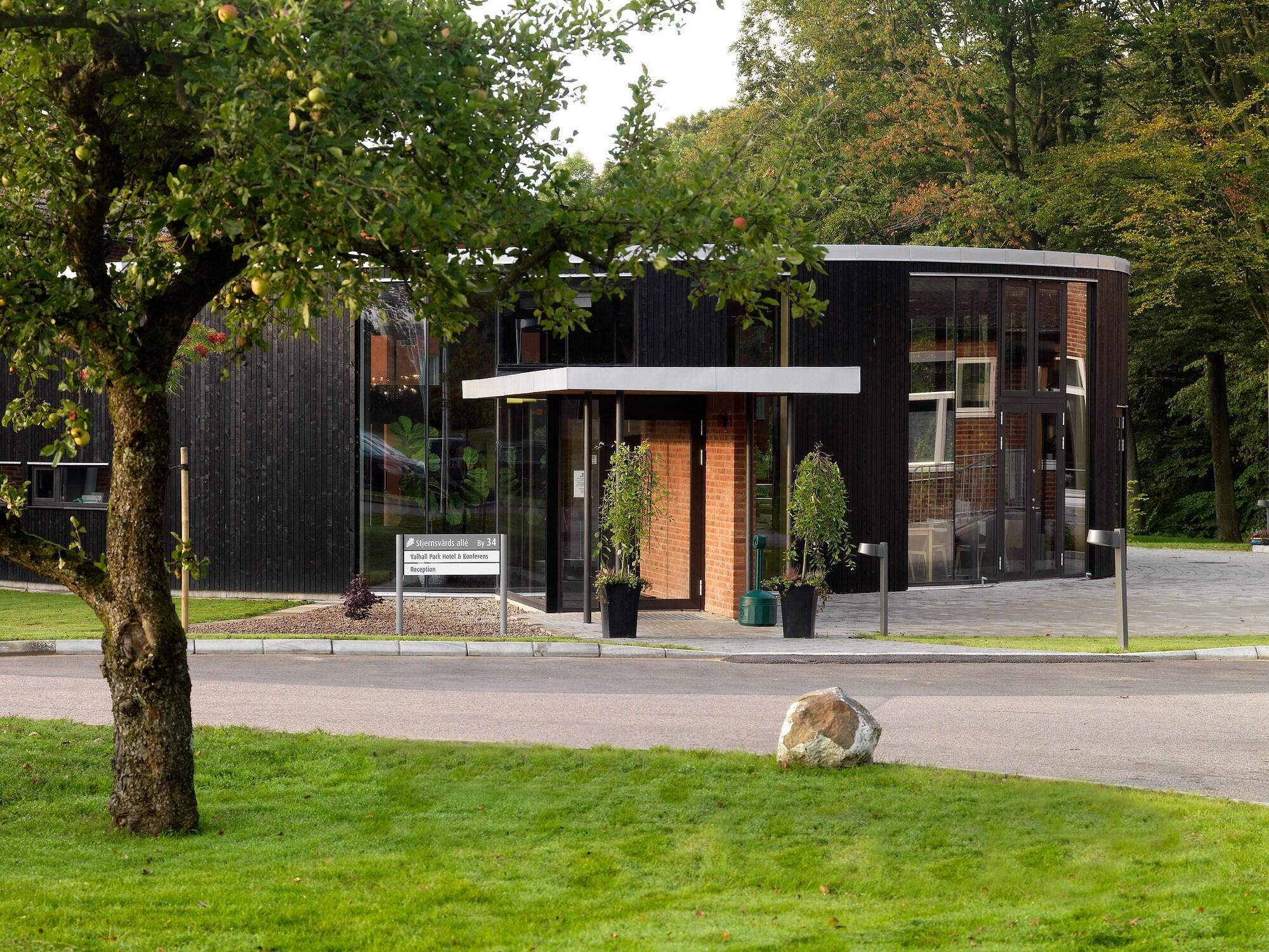 Best Western Valhall Park Hotell Ängelholm Buitenkant foto